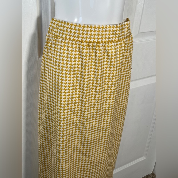 NWT Zadie B’s Fashions Mustard Mini Houndstooth Margot Knit Skirt - Picture 3 of 8
